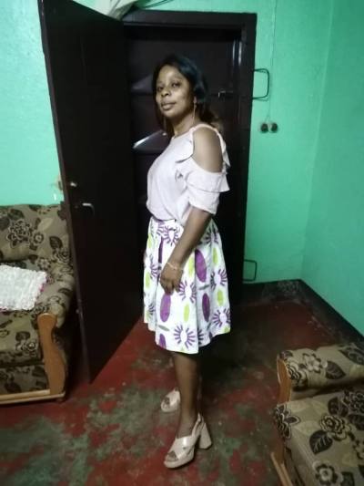 Maite  42 ans Douala  Cameroun