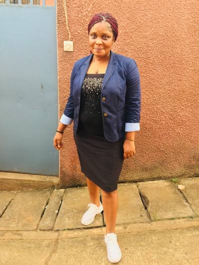 Victorine 40 ans Yaoundé  Cameroun