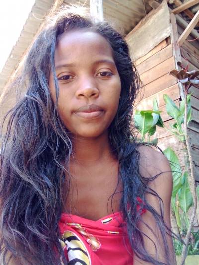 Willianah 24 years Toamasina Madagascar