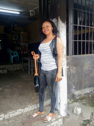 Beatrice 43 ans Douala  Cameroun
