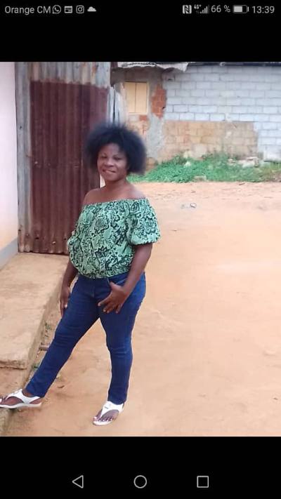 Beth 51 ans Yaoundé Cameroun