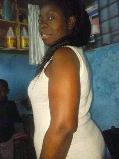 Jeanne 45 Jahre Yaoundé Kamerun