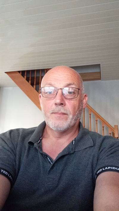 Christian 52 years Laon France