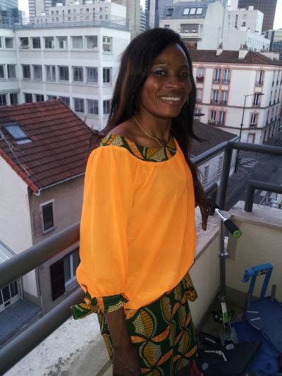 Laurenne 45 ans Courbevoie France