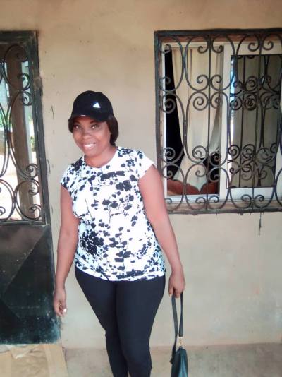 Corine 40 ans Yaoundé  Cameroun