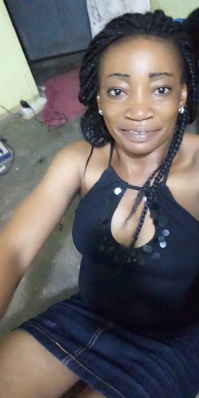 Rosalie 47 ans Yaoundé 4e Cameroun