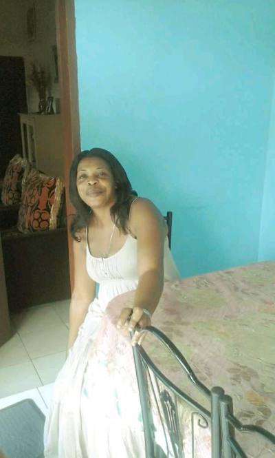 Christelle 48 ans Libreville Gabon