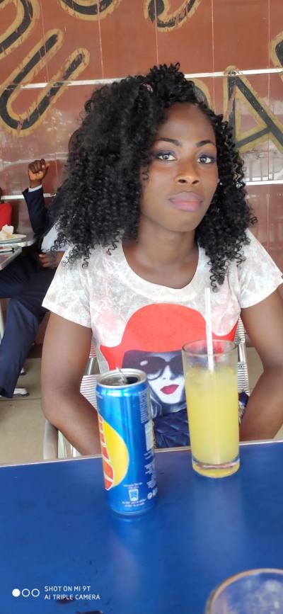 Micheline 27 ans Abidjan Côte d'Ivoire
