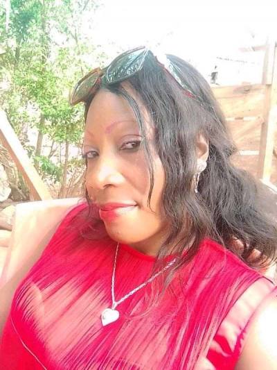 Valerie 40 Jahre Yaoundé Kamerun
