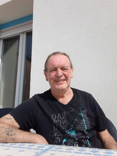 Mick 63 ans Einville Au Jard France