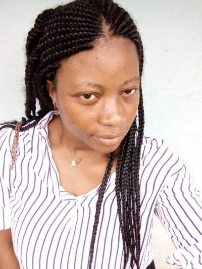 Sandrine 26 ans Hetero Cameroun