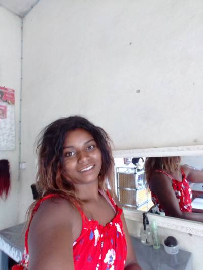 Genevieve 32 ans Antalaha Madagascar