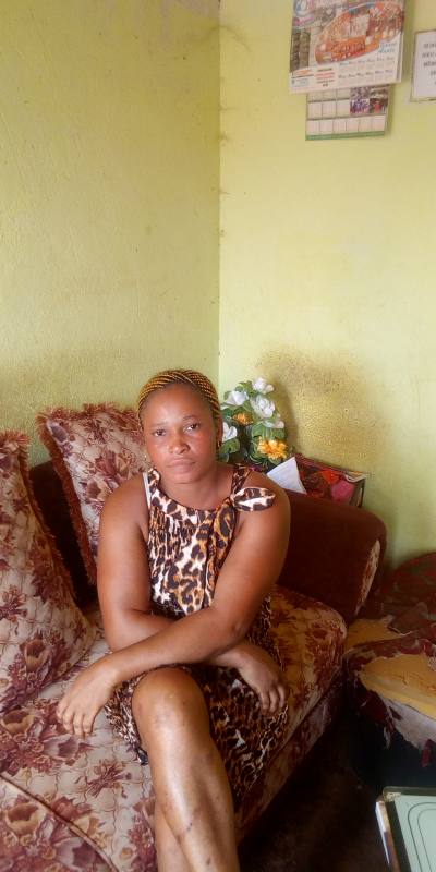 Emi 33 Jahre Douala Kamerun