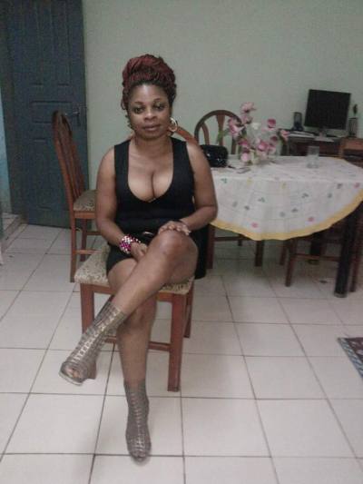 Andrea 38 Jahre Douala Kamerun