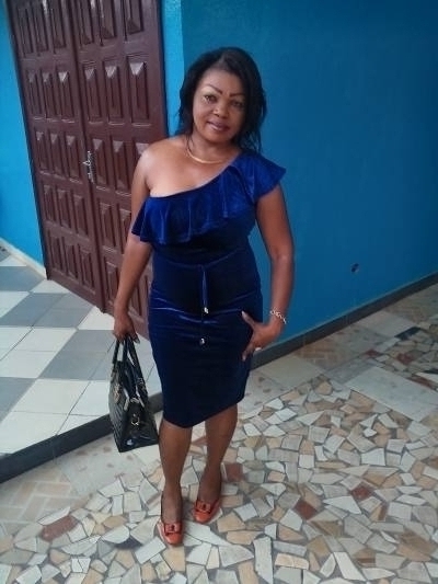 Yvette 52 ans Douala Cameroun