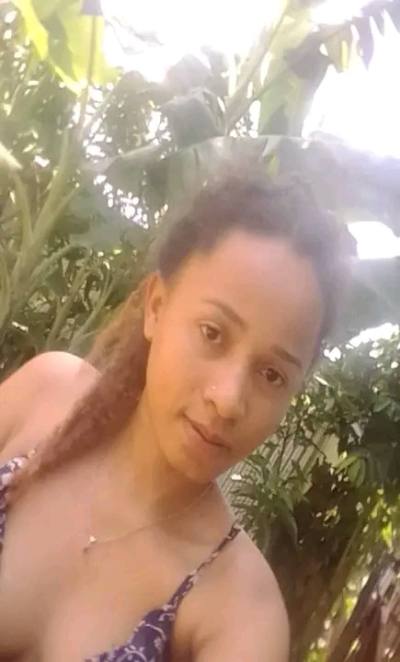 Marie 29 Jahre Sambava Madagaskar