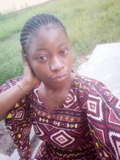 Sandrine 26 Jahre Hetero Kamerun