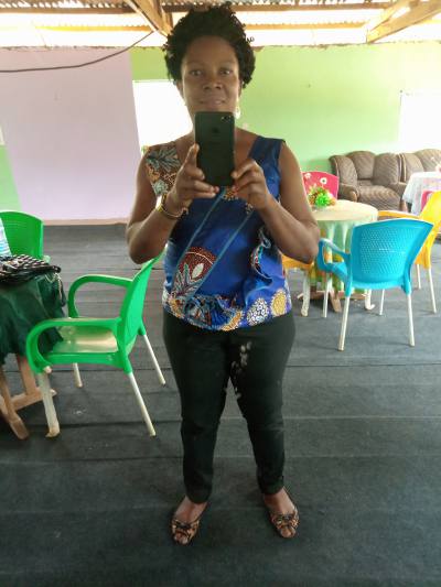 Rosalie 45 Jahre Yaoundé Kamerun
