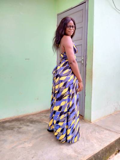 Venus 27 ans Yaoundé Cameroun
