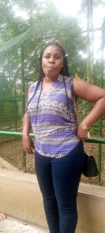 Alexia 39 Jahre Abidjan Elfenbeinküste
