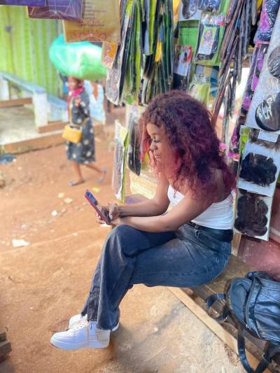 Hannah 25 ans Rien  Cameroun