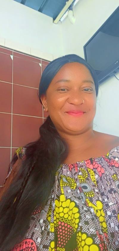 Christelle 32 Jahre Centre Yaoundé  Kamerun