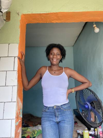 Manuela 26 Jahre Douala Kamerun