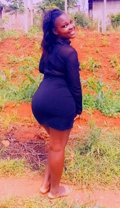Pauline 24 ans Yaounde Cameroun
