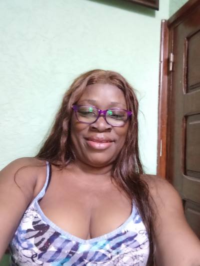 Nadine 48 ans Douala  Cameroun