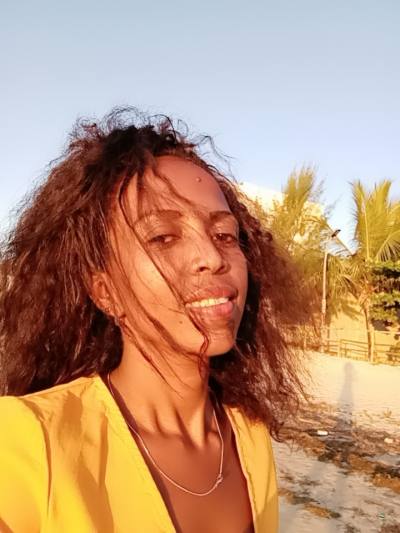 Sylviane 23 Jahre Nosy-be Madagaskar