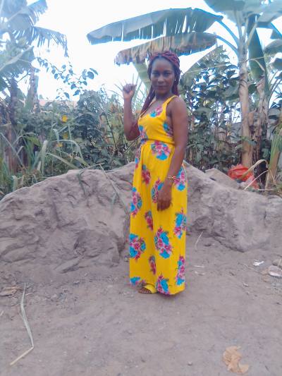 Sabine 37 Jahre Centre Kamerun