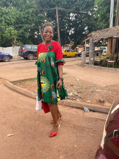 Ernestine 46 Jahre Yaoundé 6 Kamerun