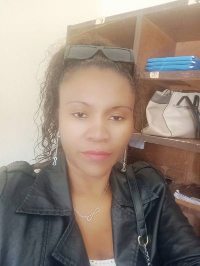 Diana 41 Jahre Antananarivo Madagaskar