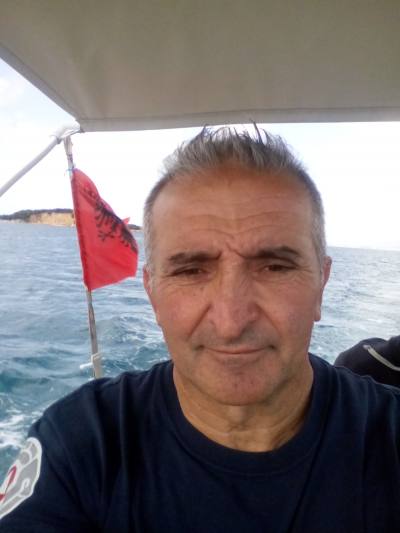 Michel 59 years Marseillan France