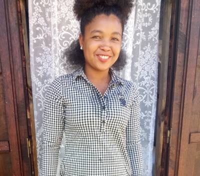 Alida 26 Jahre Sambava Madagaskar
