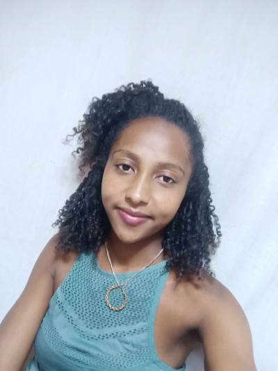 Dorothé  23 ans Tamatave Madagascar