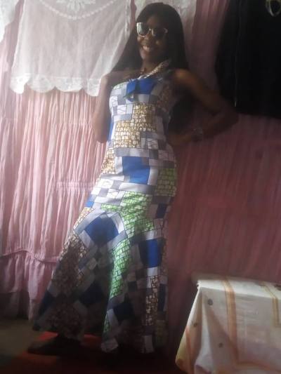 Leticia 25 years Yaoundé Cameroon