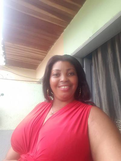Estelle 41 ans Yaoundé Cameroun