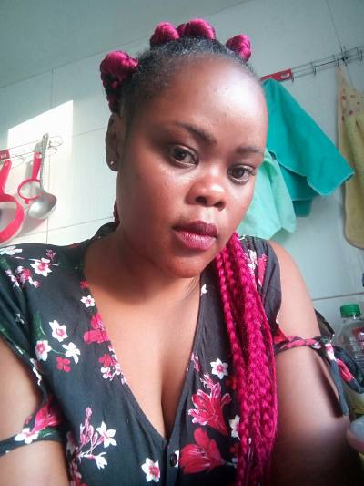 Angela 36 ans Centre Cameroun