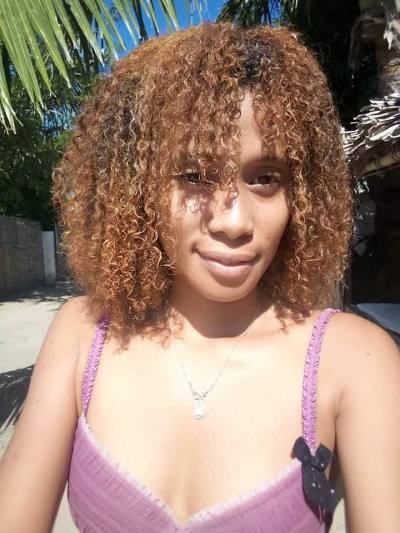 Christelle 31 Jahre Antalaha Madagaskar