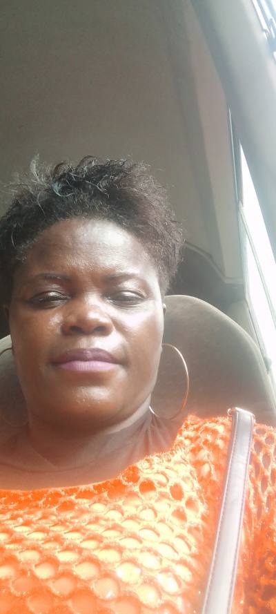 Germaine 46 ans Yaoundé  Cameroun