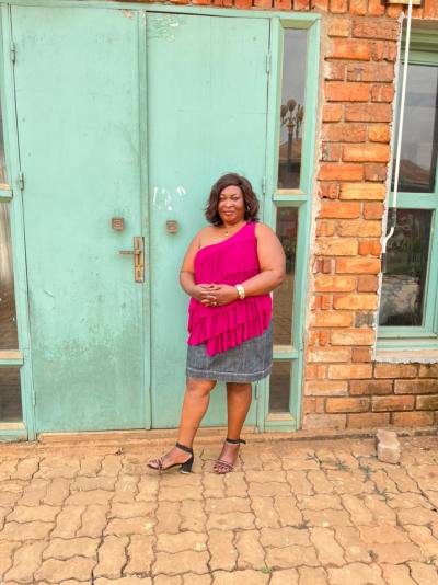 Cynthia 25 Jahre Yaoundé Kamerun