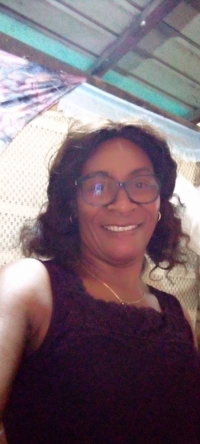 Solange 54 ans Centre Cameroun