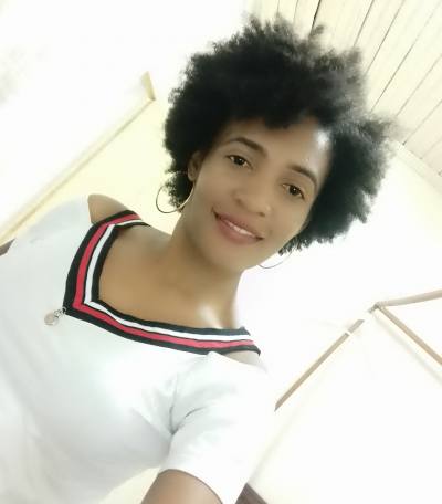 Olivia 33 ans Toamasina Madagascar