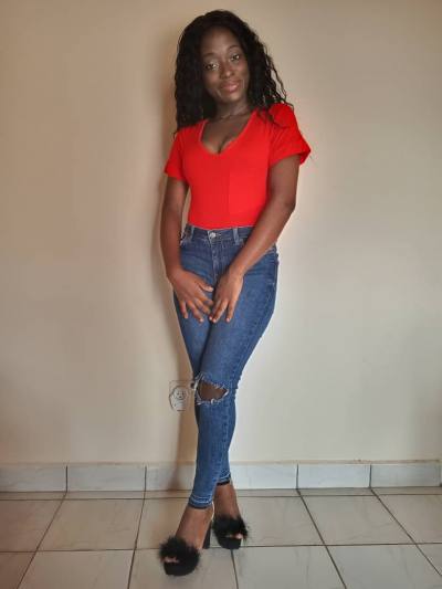Lily 27 Jahre Yaounde Kamerun