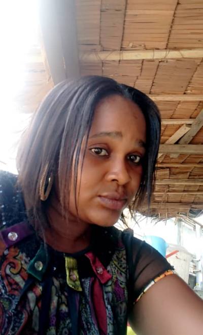 Laure 34 years Douala  Cameroun