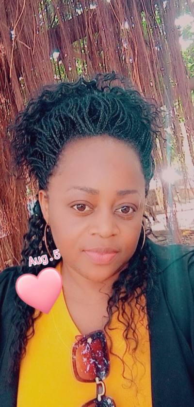 Marie 35 ans Yaounde Cameroun