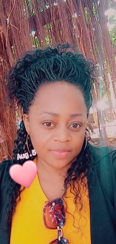 Marie 35 ans Yaounde Cameroun