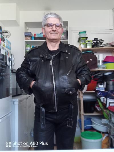 Philippe 64 years Beauvais France