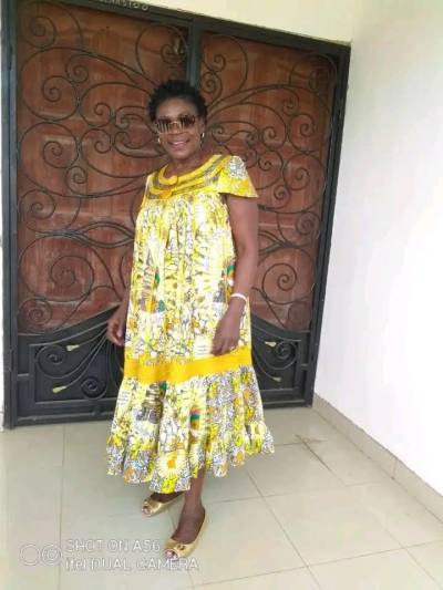 Agathe 45 Jahre Kribi  Kamerun